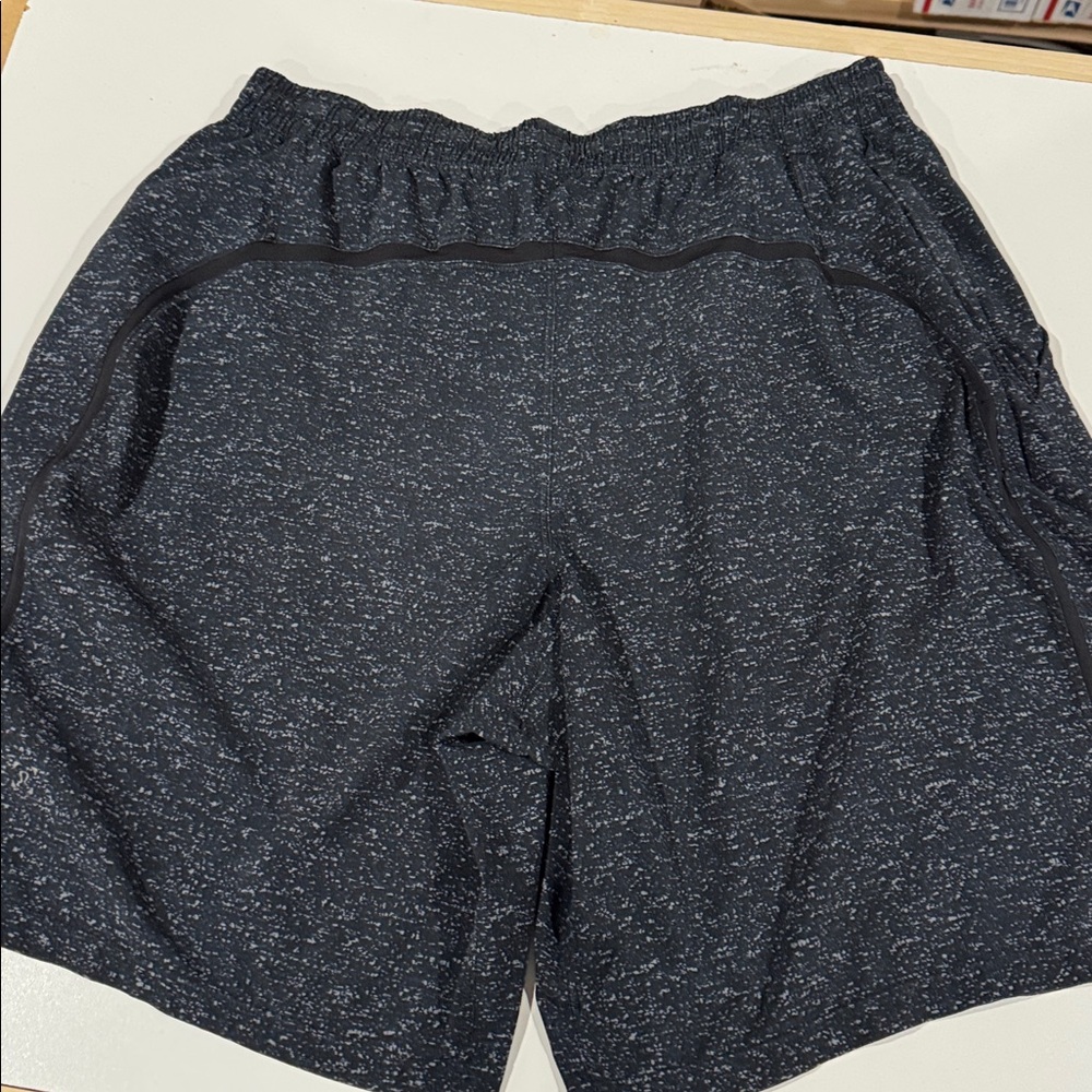 Lululemon Pace Breaker Short 9" Linerless
Mix Match Asphalt Grey Black - Picture 4 of 5